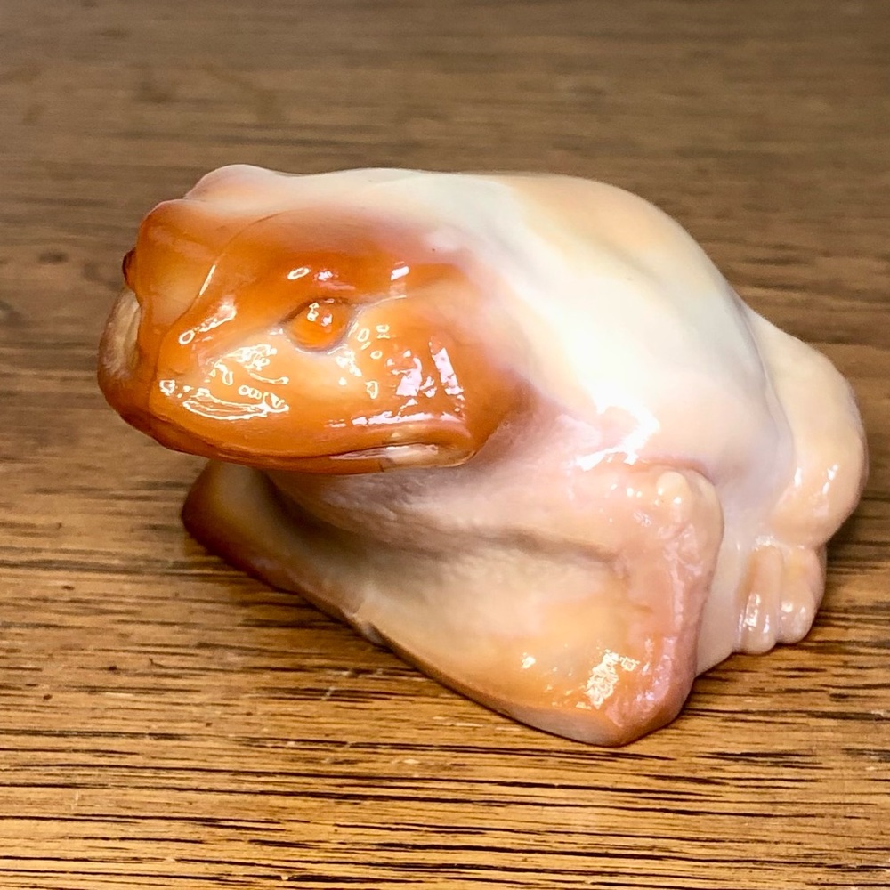 Fenton caramel colored slag glass toad/frog figure